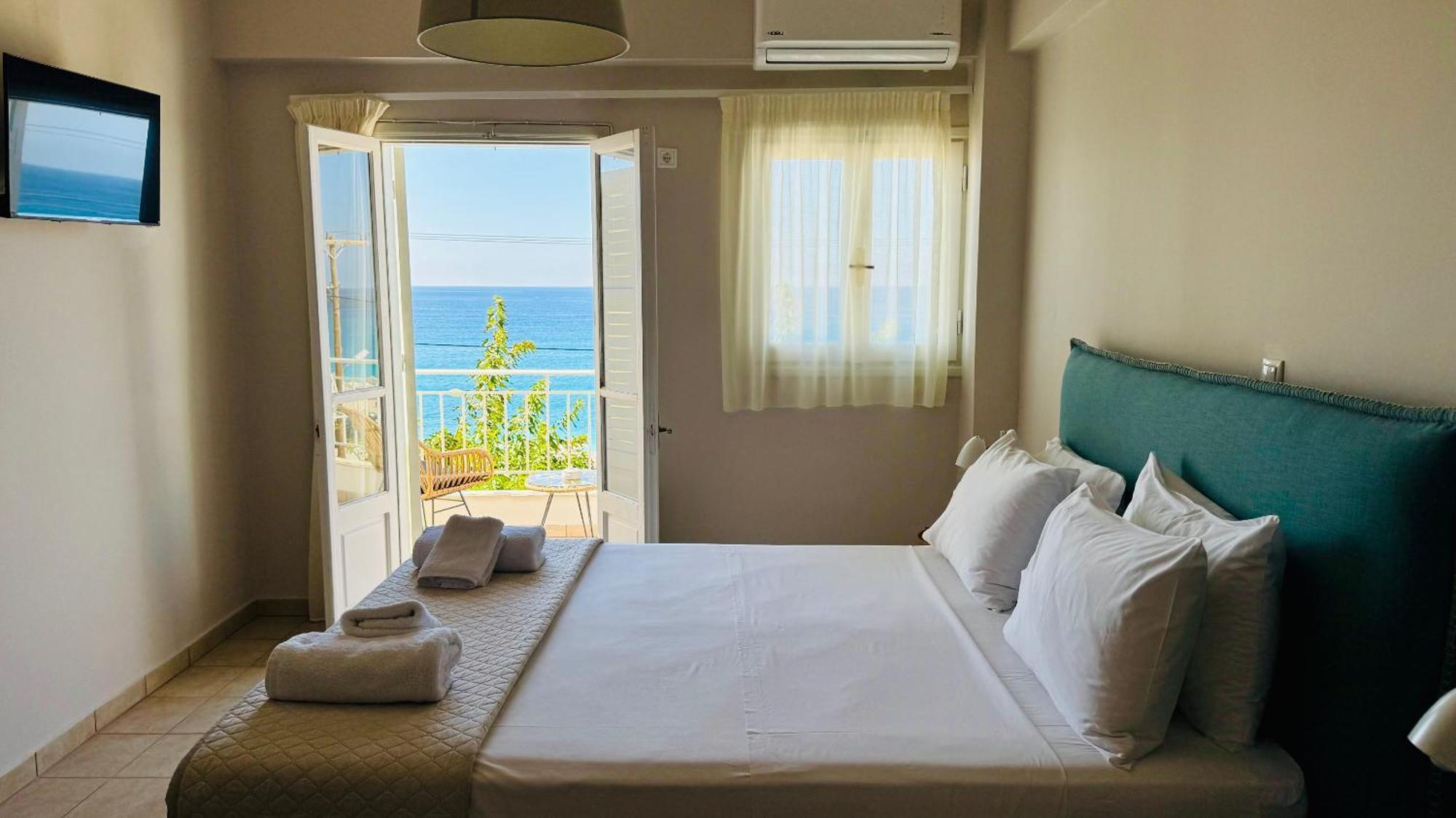 Monato Luxury Apartments Ayios Nikitas Luaran gambar